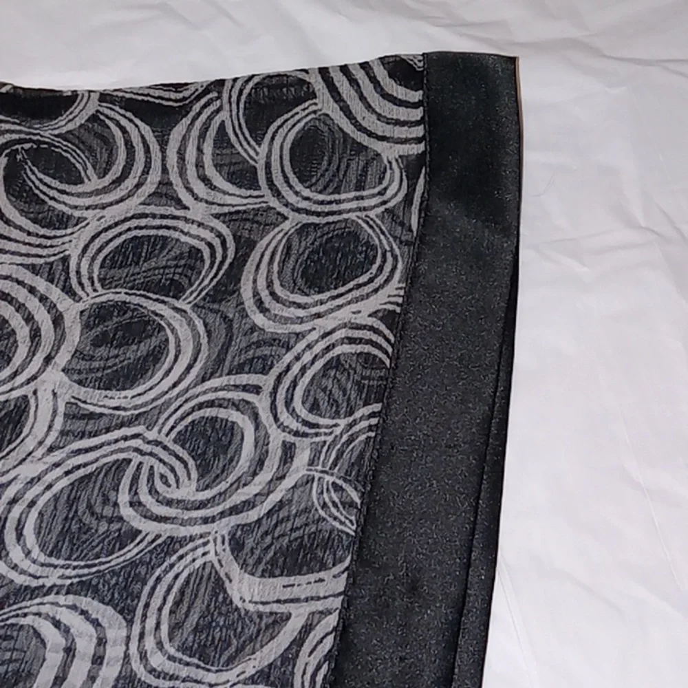 COPY - New York & Company Women's Shirt. Size Small. - Picture 3 of 6